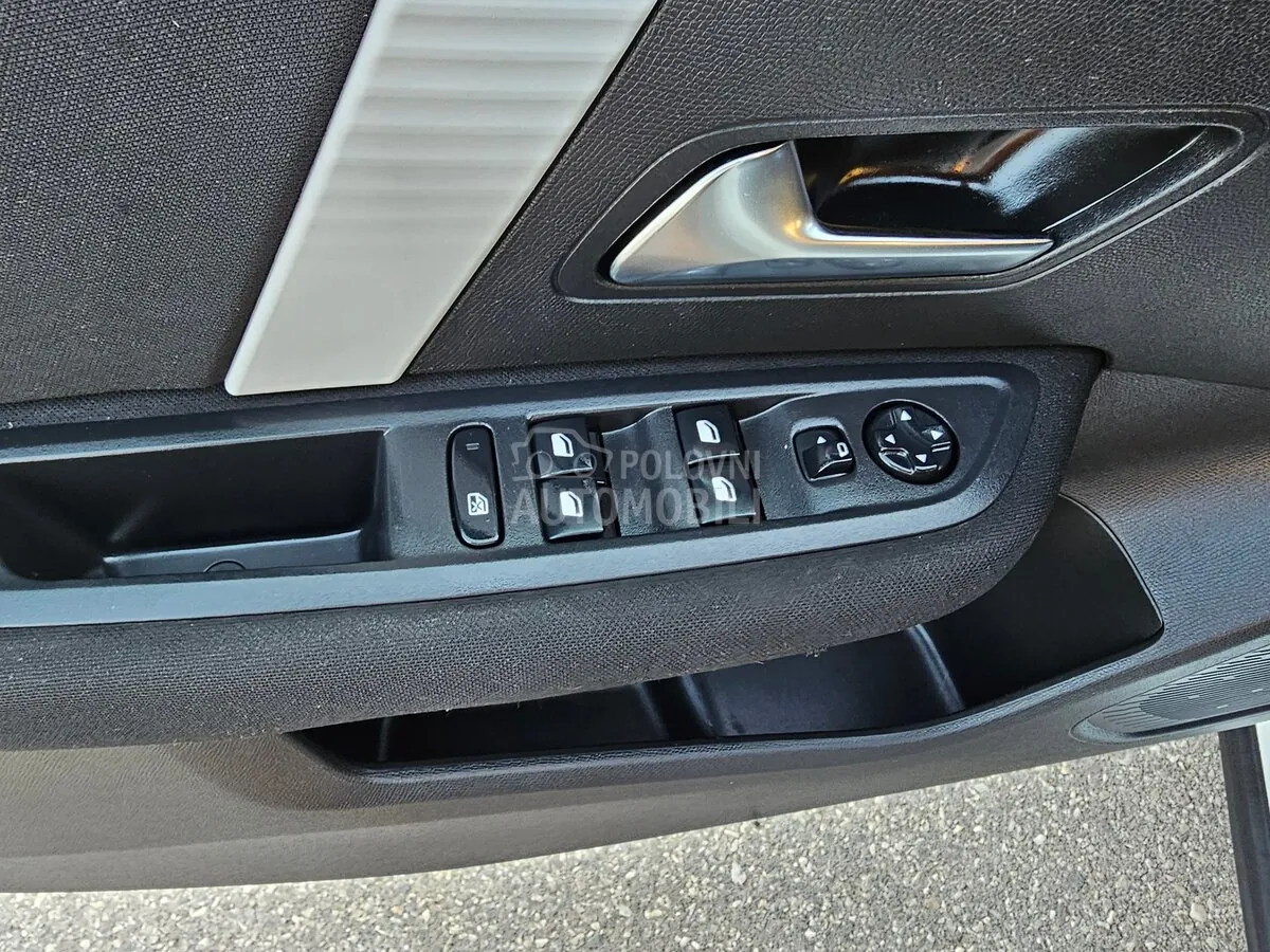Citroen C4 2022 photo 4