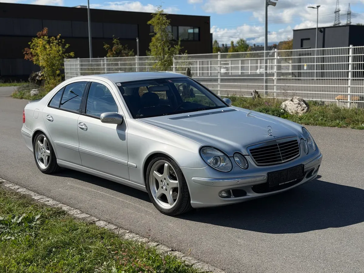 Mercedes-Benz E-Class 2005 photo 3