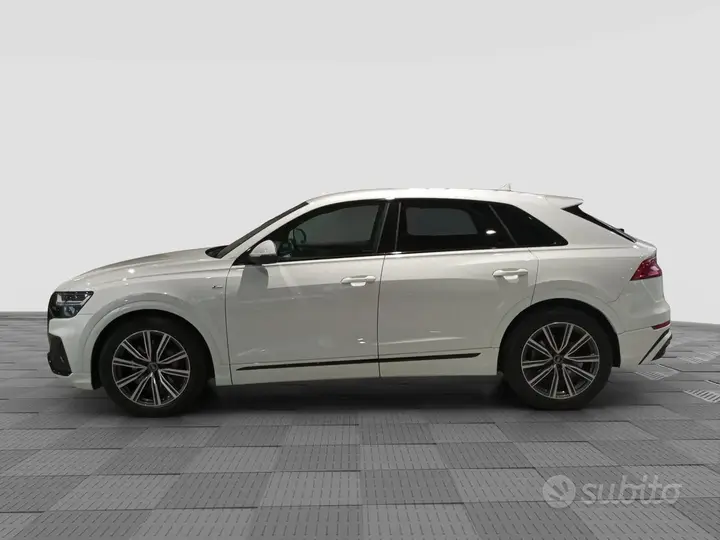 Audi Q8 2023 photo 2