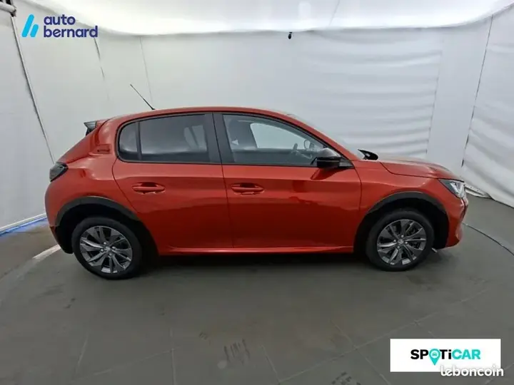 Peugeot 208 2023 photo 4