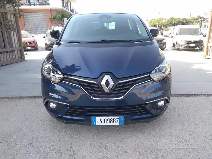 Renault Scenic 2018 photo 2