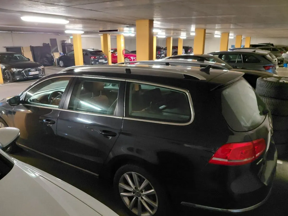 Volkswagen Passat 2012 photo 2