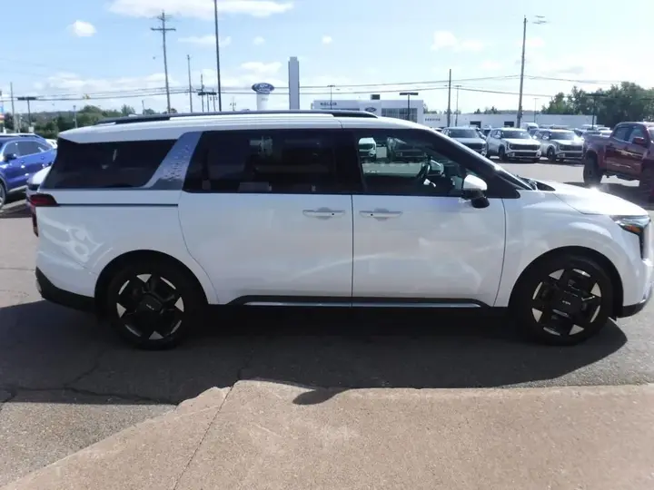 Kia Carnival 2025 photo 4