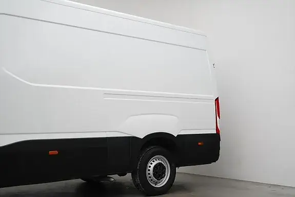 Iveco Daily 2024 photo 3