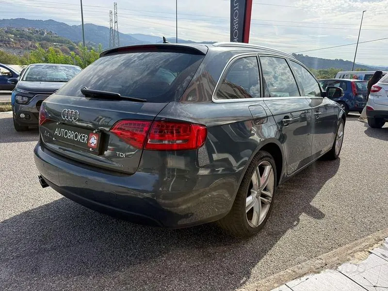 Audi A4 Avant 2010 photo 2