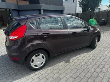 Ford Fiesta 2010 photo 3