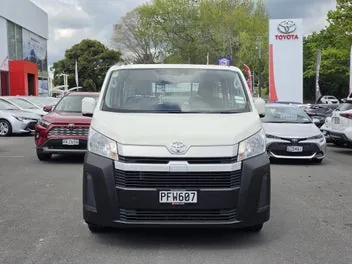 Toyota Hiace 2022 photo 3