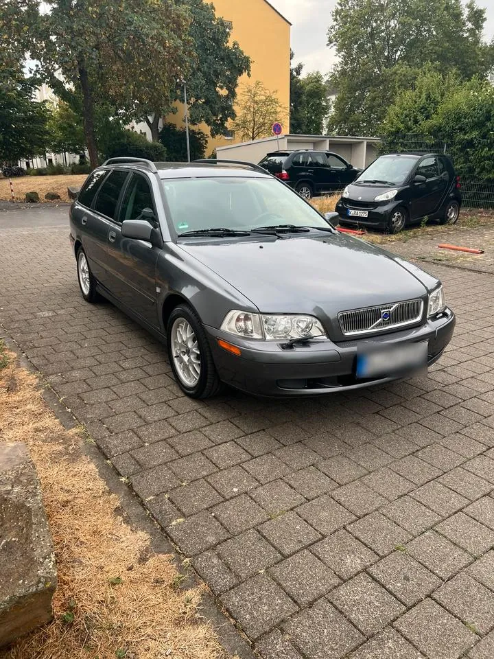 Volvo V40