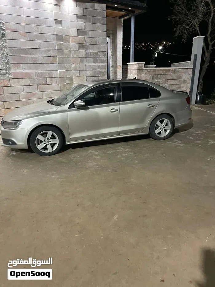 Volkswagen Jetta 2012 photo 2