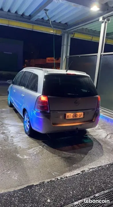 Opel Zafira 2005 photo 2