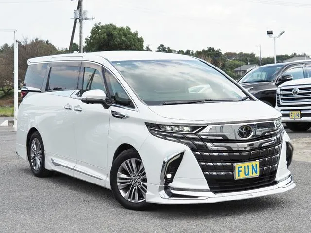 Toyota Alphard 2024 photo 3