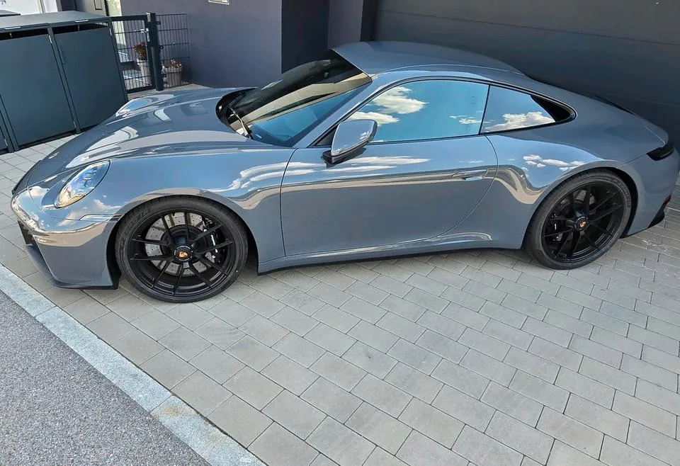 Porsche 911 Carrera Gts