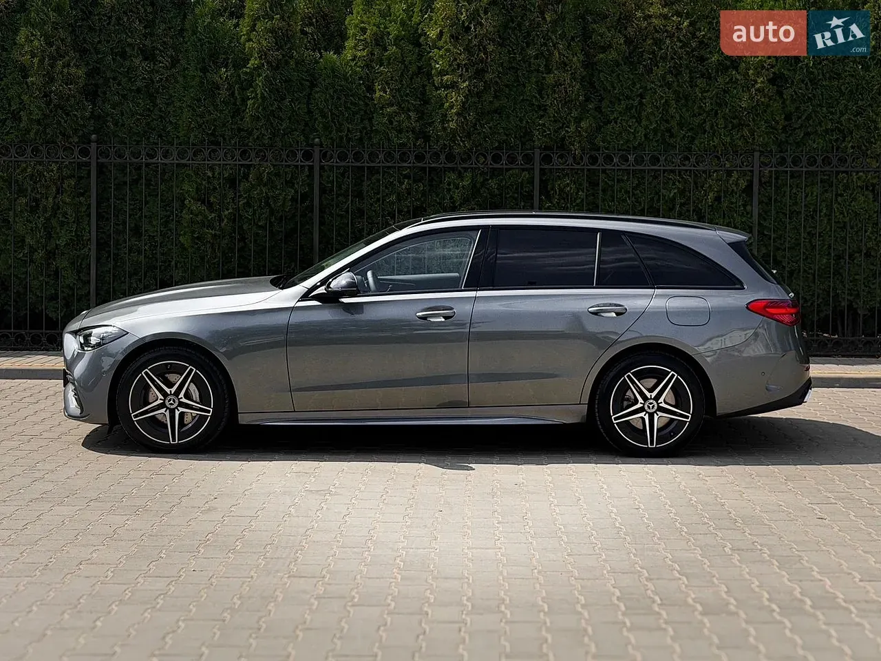 Mercedes-Benz C-Class 2025 photo 5