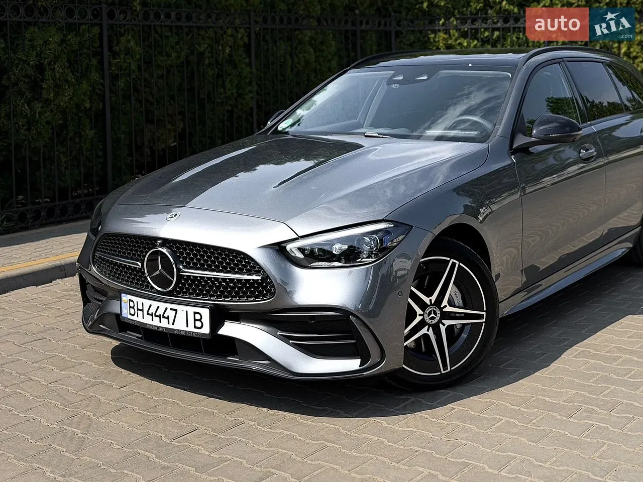 Mercedes-Benz C-Class 2025 photo 2