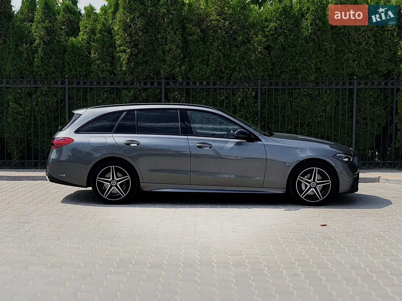 Mercedes-Benz C-Class 2025 photo 4