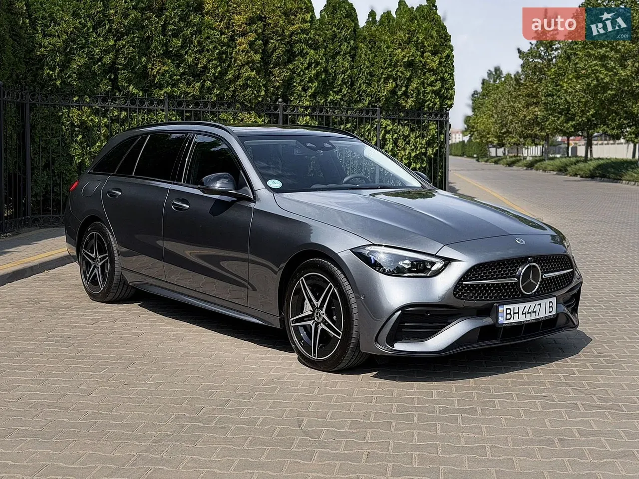 Mercedes-Benz C-Class 2025 photo 3