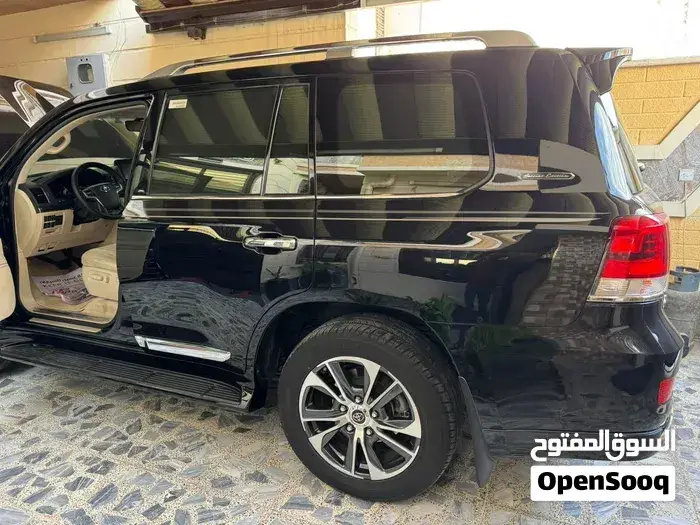 Toyota Land Cruiser 2020 photo 2
