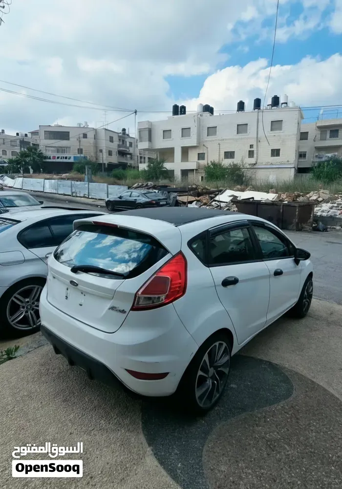 Ford Fiesta 2015 photo 3
