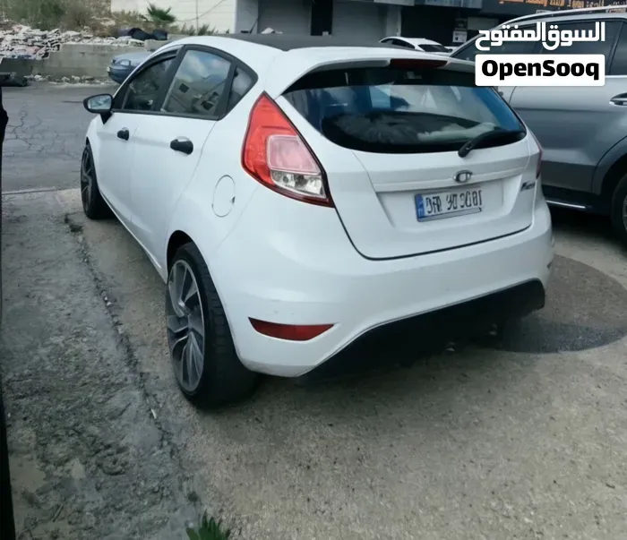Ford Fiesta 2015 photo 4