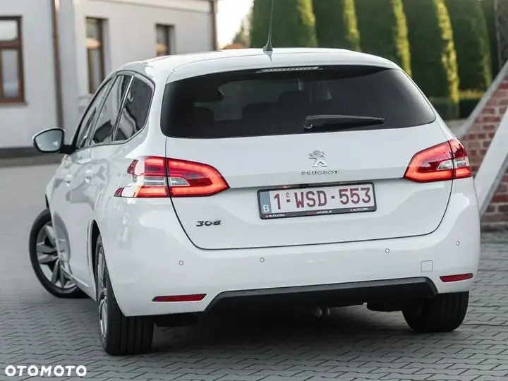 Peugeot 308 2020 photo 2