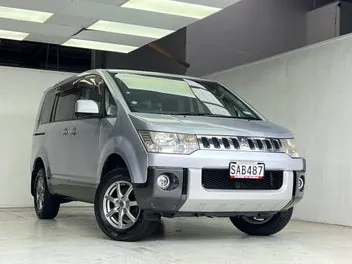 Mitsubishi Delica 2012 photo 4