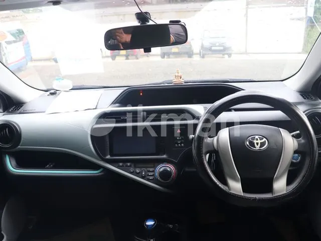 Toyota Aqua 2012 photo 3