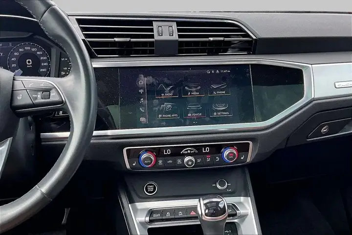 Audi Q3 2022 photo 5