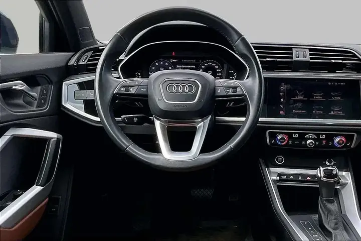 Audi Q3 2022 photo 3