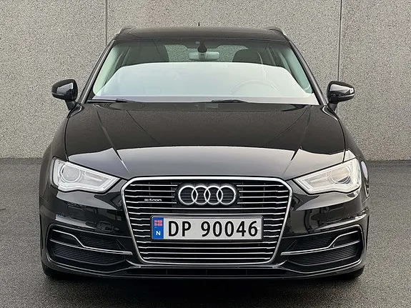 Audi E-Tron 2016 photo 2