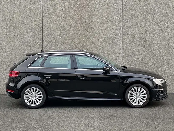 Audi E-Tron 2016 photo 4