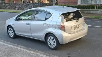 Toyota Aqua 2014 photo 5