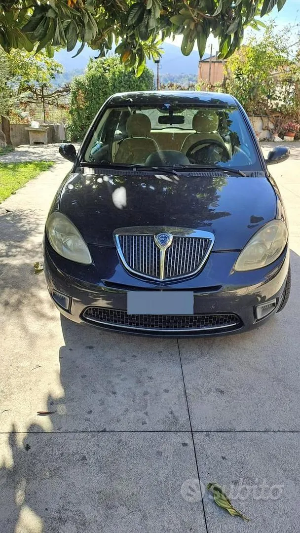 Lancia Ypsilon