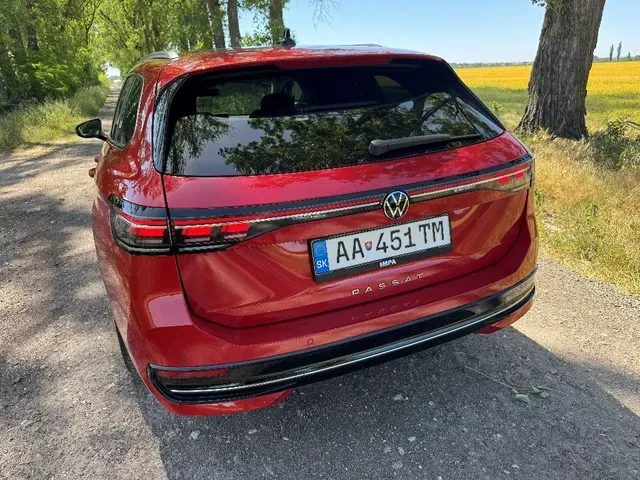 Volkswagen Passat 2024 photo 3