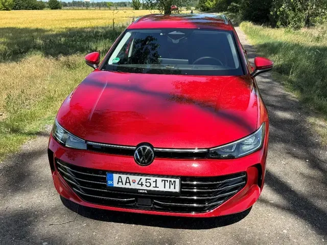 Volkswagen Passat 2024 photo 2