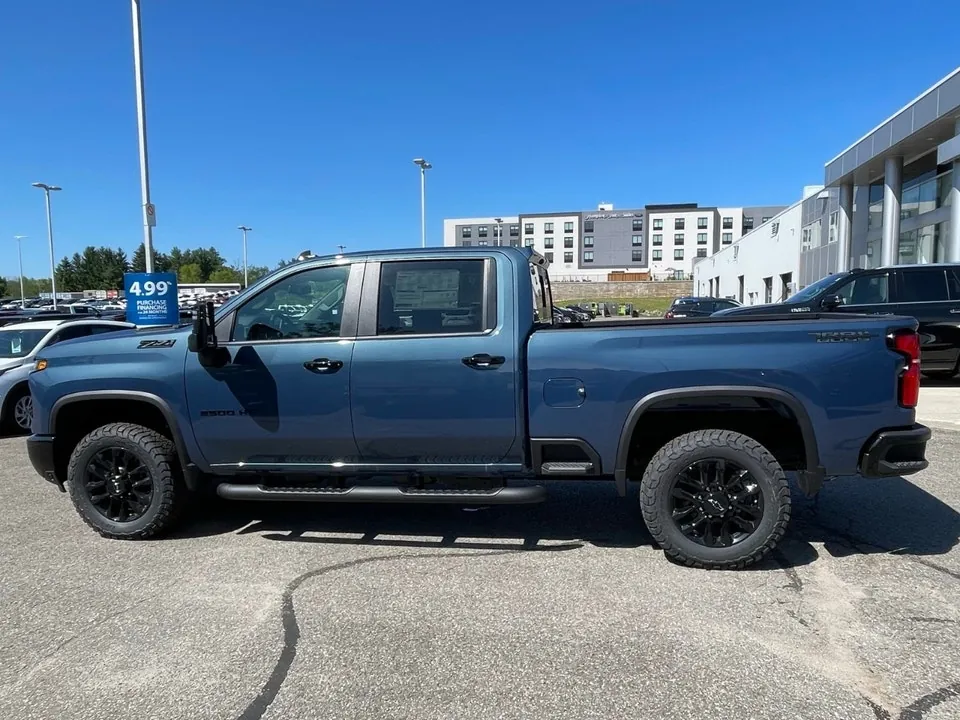 Chevrolet Silverado 2500Hd 2026 photo 2
