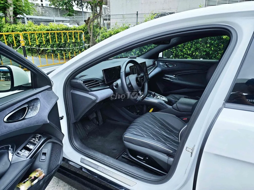 BYD Seal photo 3