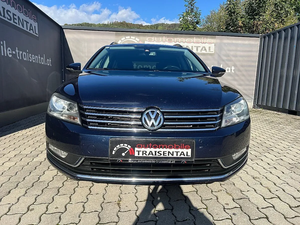 Volkswagen Passat 2011 photo 2