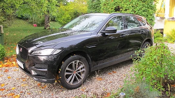 Jaguar F-Pace 2017 photo 3