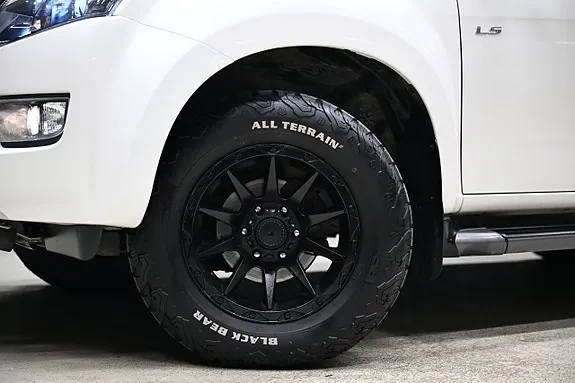Isuzu D-Max 2015 photo 4