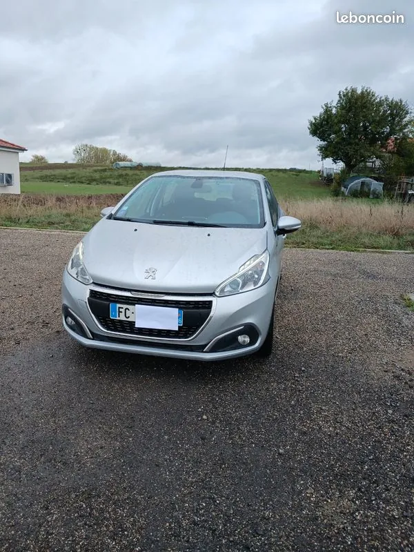 Peugeot 208 2018 photo 5