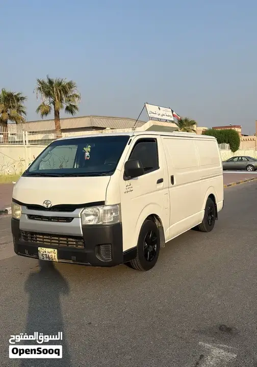 Toyota Hiace 2014 photo 2
