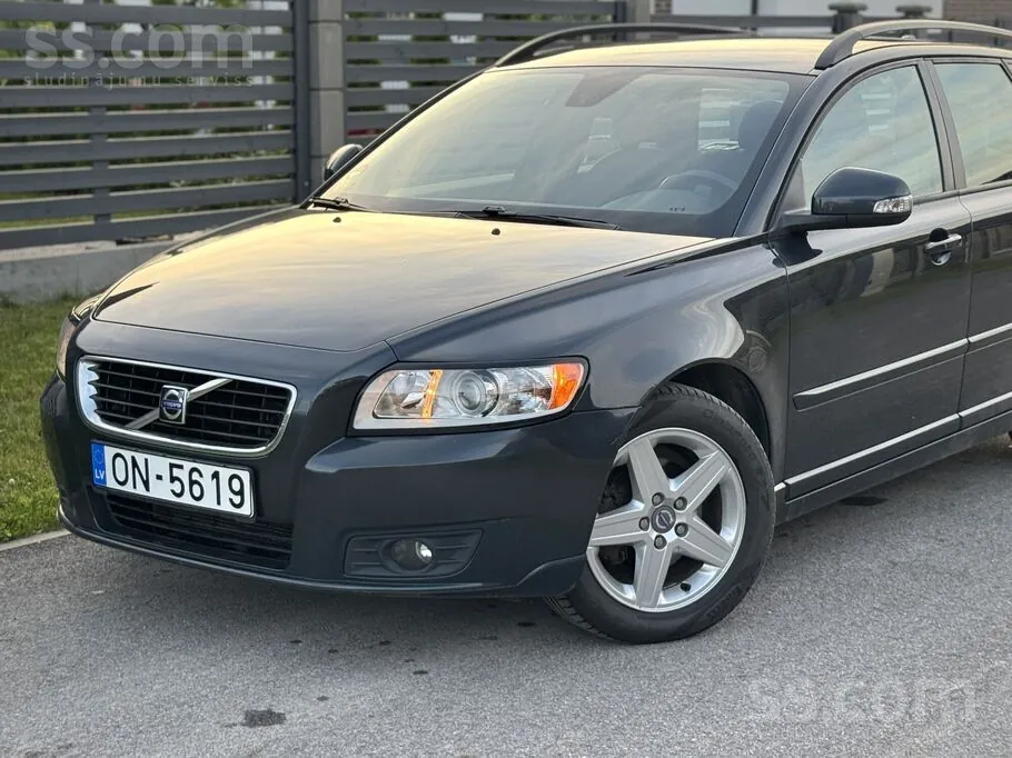 Volvo V50 2009 photo 2