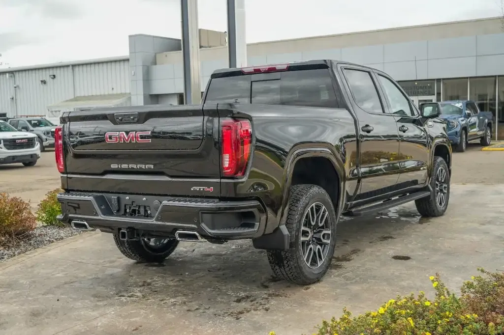 GMC Sierra 1500 2026 photo 2