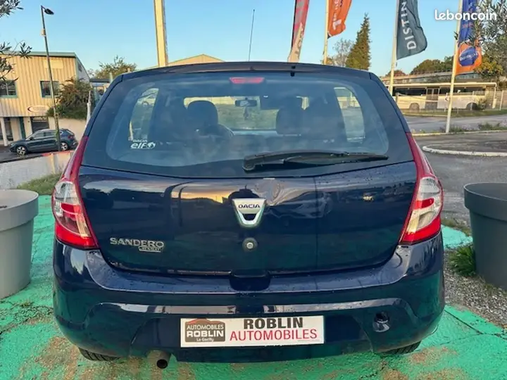 Dacia Sandero 2010 photo 4