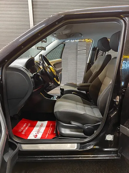 Skoda Fabia 2010 photo 5