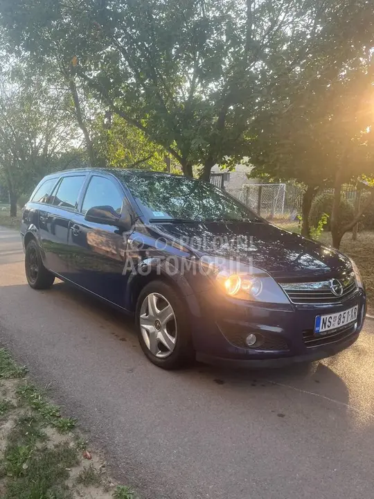 Opel Astra H 2012 photo 2