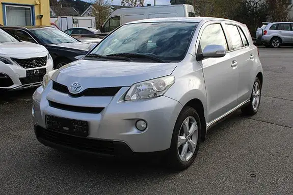 Toyota Urban Cruiser 2010 photo 2