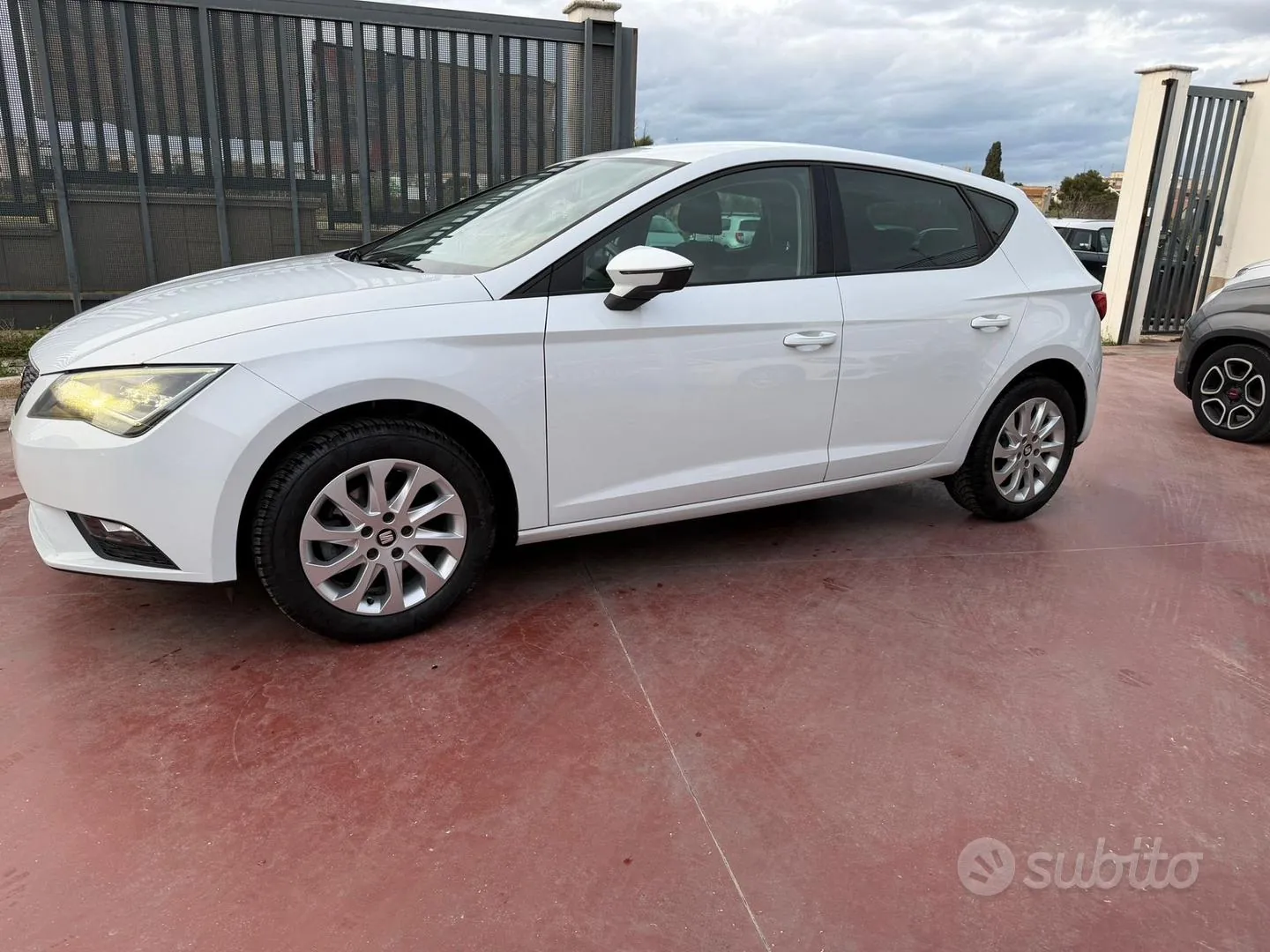 Seat Leon 2015 photo 3