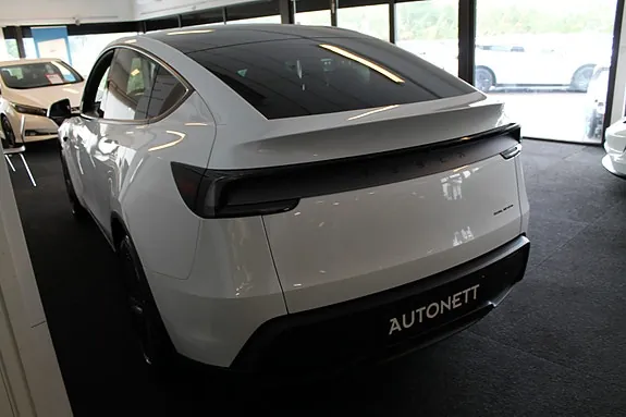 Tesla Model Y 2026 photo 4
