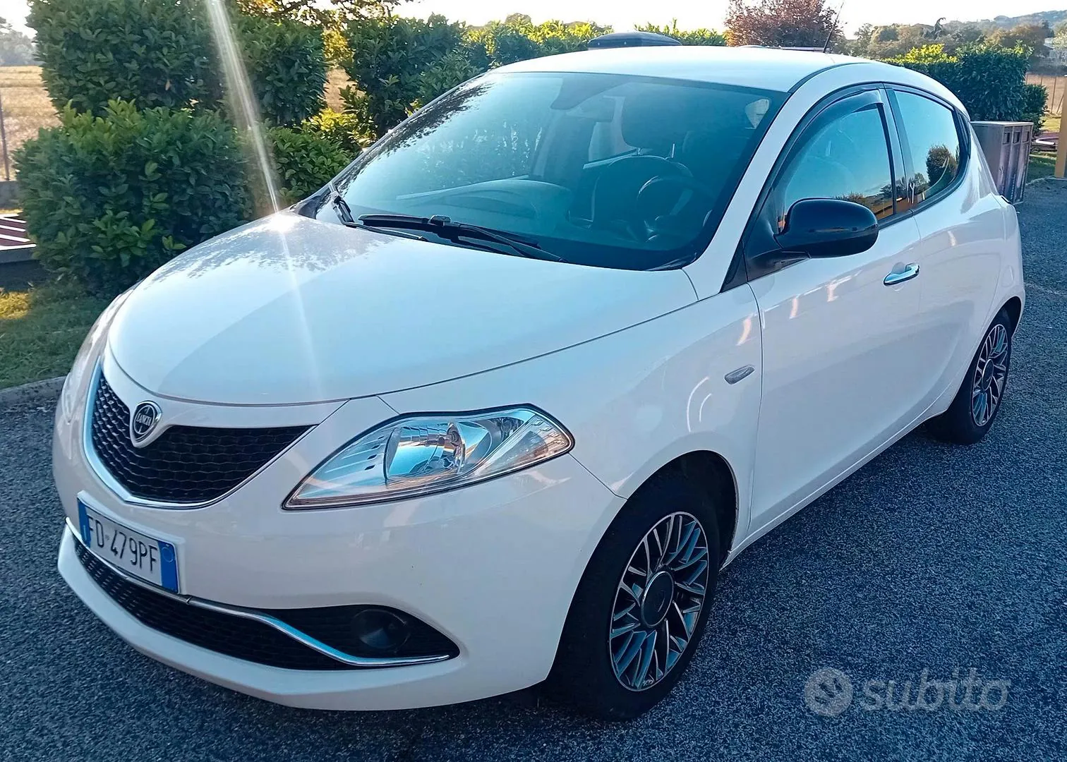 Lancia Ypsilon